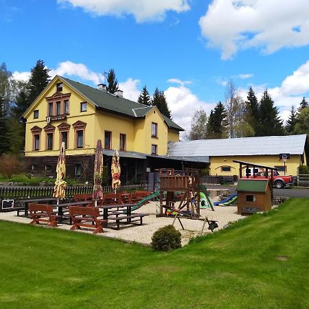 Penzion Karolina Lučany nad Nisou Exterior foto
