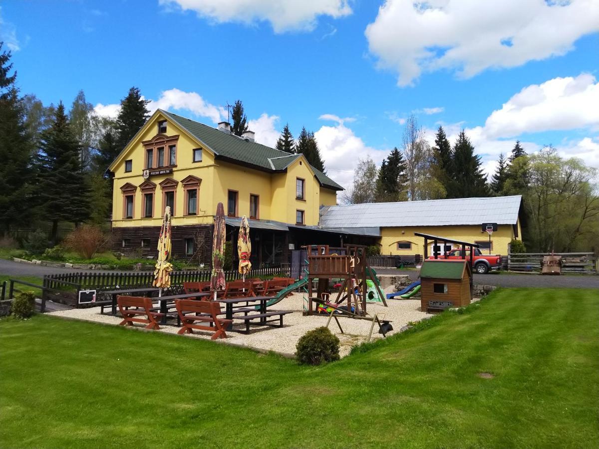 Penzion Karolina Lučany nad Nisou Exterior foto