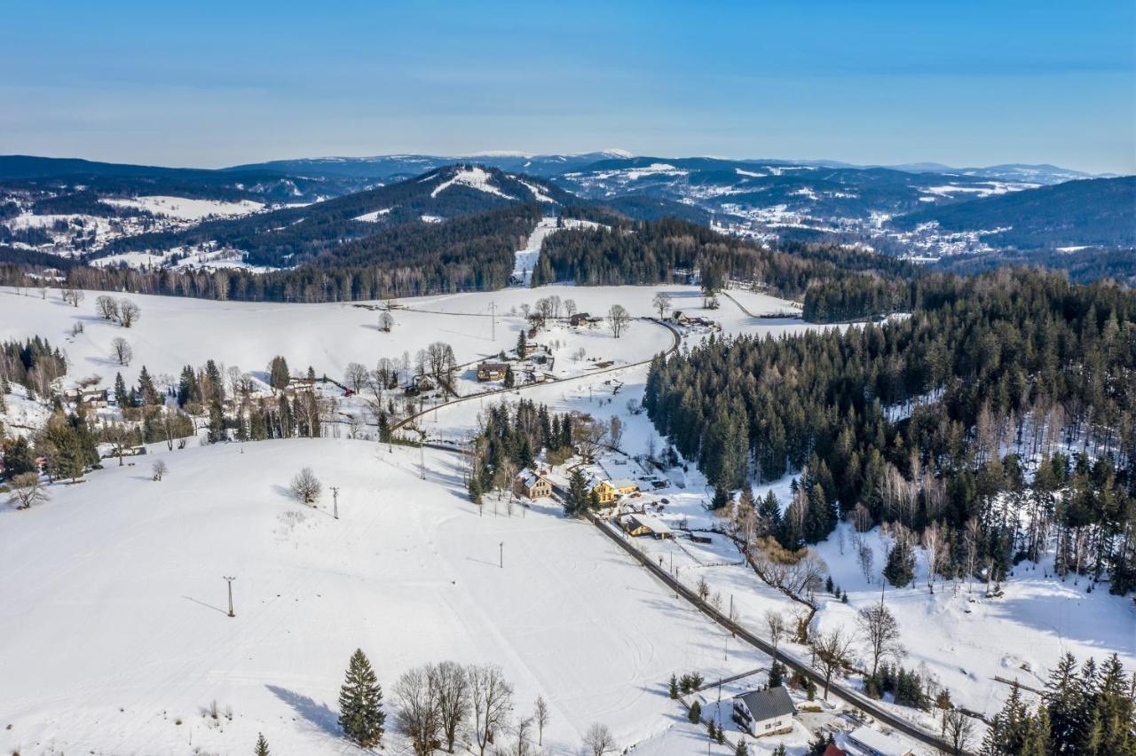 Penzion Karolina Lučany nad Nisou Exterior foto