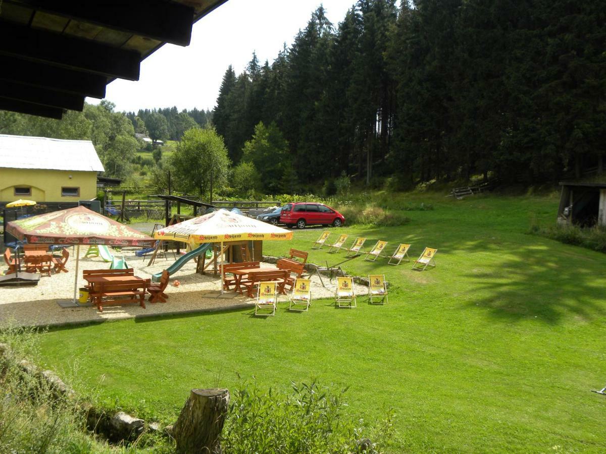Penzion Karolina Lučany nad Nisou Exterior foto
